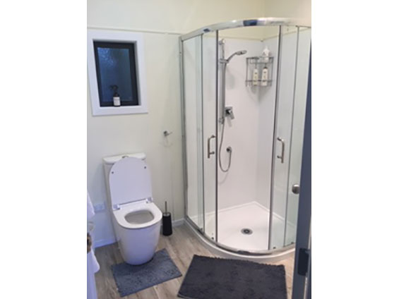 1-Bedroom Family Studio bathroom